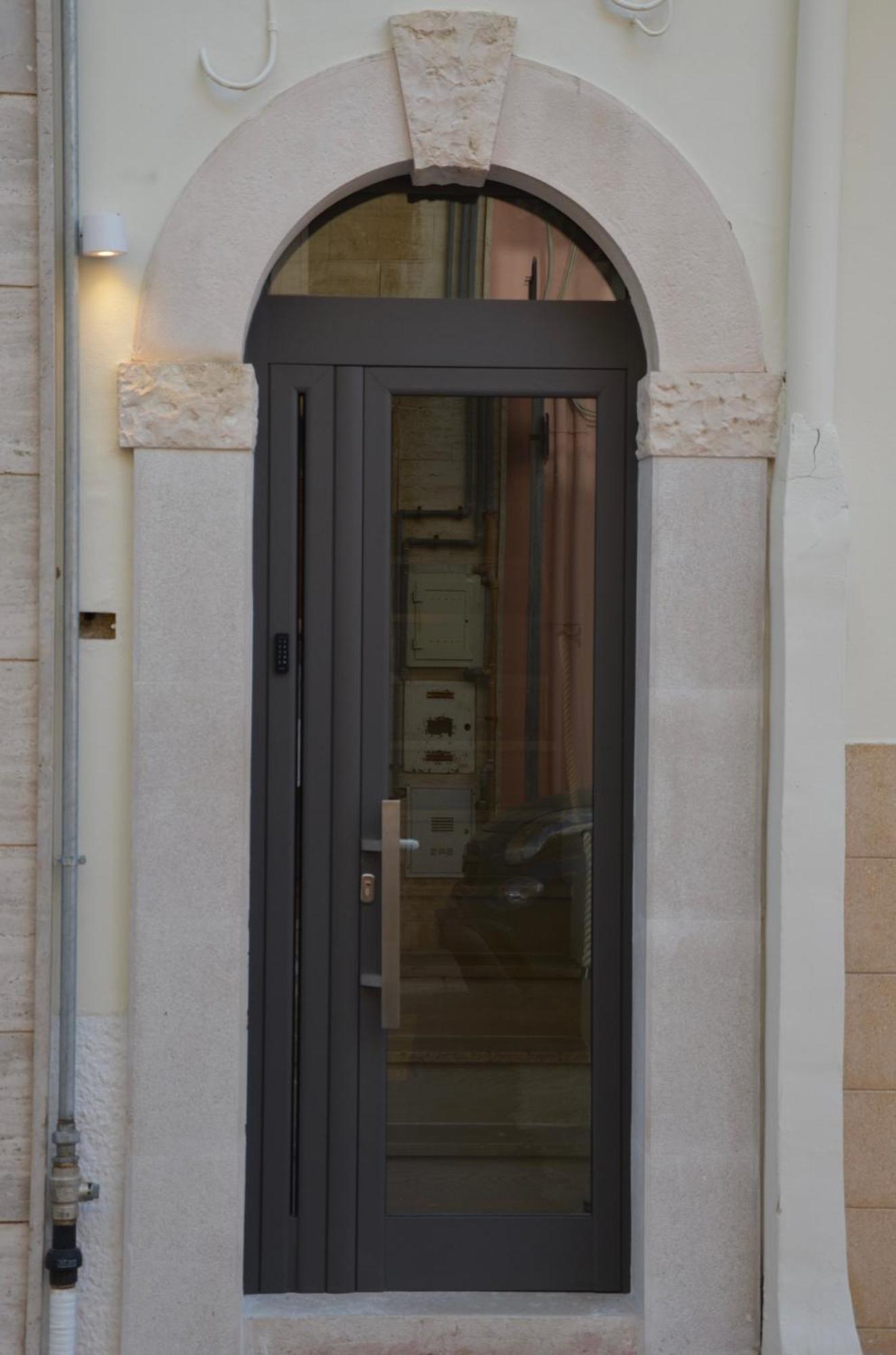 18Zero2 Luxury Rooms Bari Exterior photo
